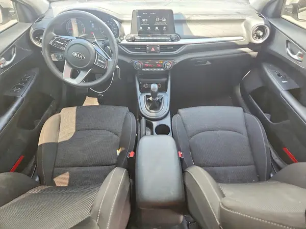 3KPF24AD5KE011552 2019 KIA FORTE - Image 8