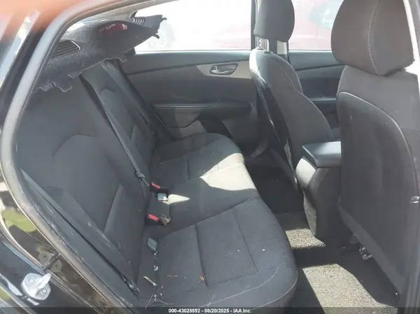 3KPF24AD5KE011762 2019 KIA FORTE - Image 8