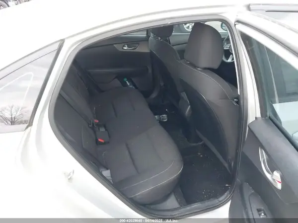 3KPF24AD5KE012023 2019 KIA FORTE - Image 8