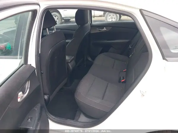 3KPF24AD5KE014760 2019 KIA FORTE - Image 8