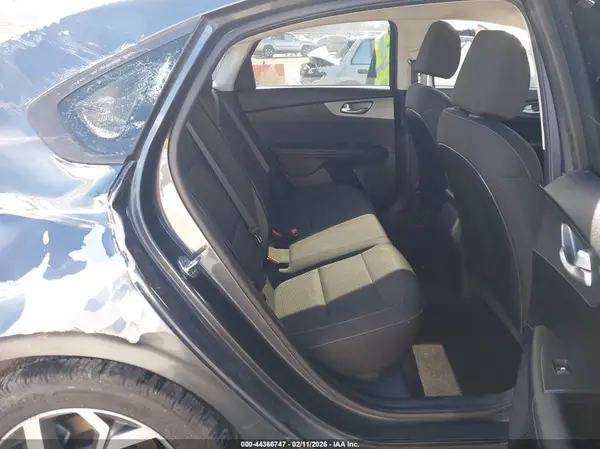 3KPF24AD5KE019635 2019 KIA FORTE - Image 8
