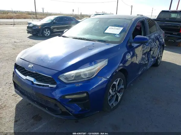 3KPF24AD5KE023216 2019 KIA FORTE - Image 2