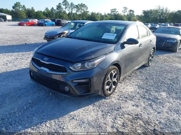 3KPF24AD5KE023250 2019 KIA FORTE - Image 2