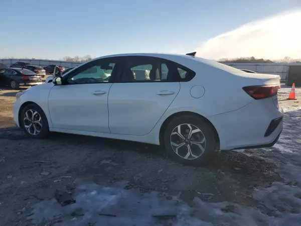 3KPF24AD5KE033664 2019 KIA FORTE - Image 2