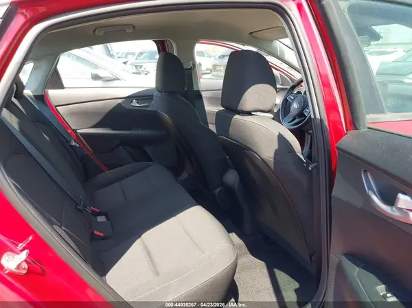 3KPF24AD5KE038038 2019 KIA FORTE - Image 8