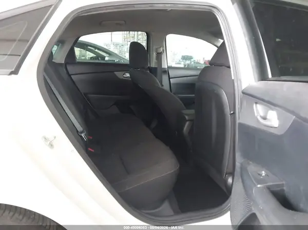 3KPF24AD5KE040811 2019 KIA FORTE - Image 8