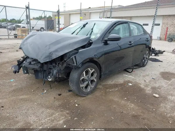 3KPF24AD5KE041229 2019 KIA FORTE - Image 2