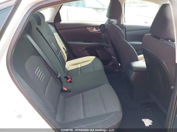 3KPF24AD5KE042056 2019 KIA FORTE - Image 8