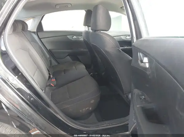 3KPF24AD5KE044194 2019 KIA FORTE - Image 8