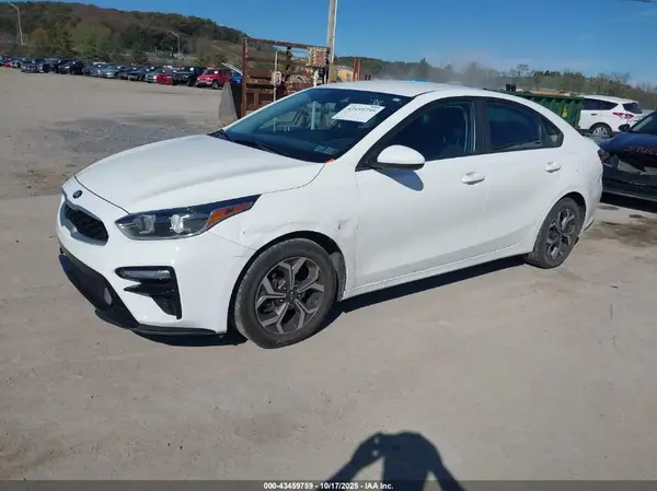 3KPF24AD5KE045913 2019 KIA FORTE - Image 2