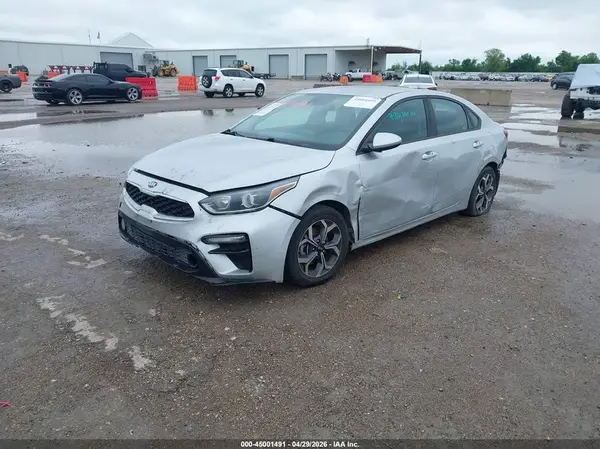 3KPF24AD5KE051243 2019 KIA FORTE - Image 2