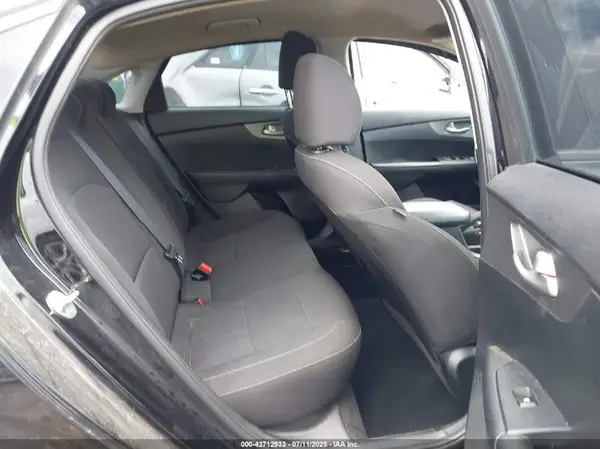 3KPF24AD5KE052439 2019 KIA FORTE - Image 8