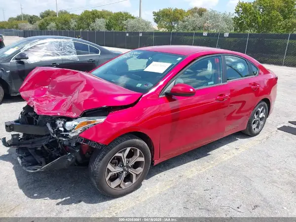 3KPF24AD5KE052814 2019 KIA FORTE - Image 2
