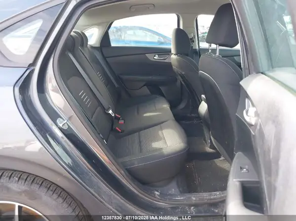 3KPF24AD5KE053218 2019 KIA FORTE - Image 8