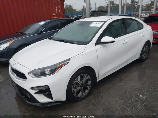 3KPF24AD5KE056829 2019 KIA FORTE - Image 2