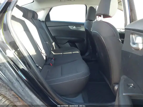 3KPF24AD5KE057057 2019 KIA FORTE - Image 8