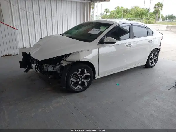 3KPF24AD5KE058905 2019 KIA FORTE - Image 2