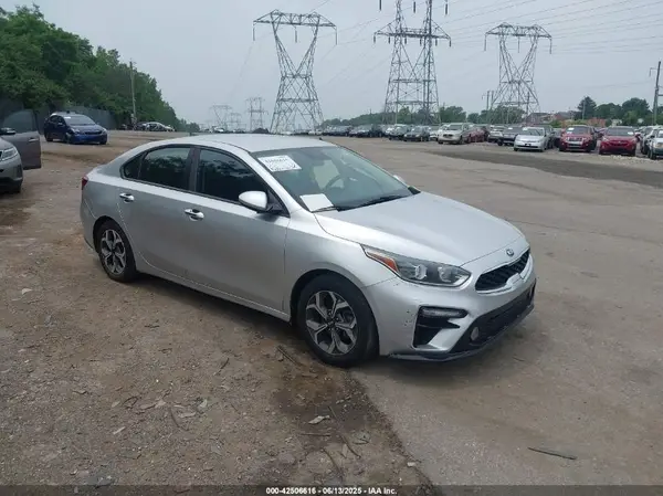 3KPF24AD5KE061156 2019 KIA FORTE - Image 1