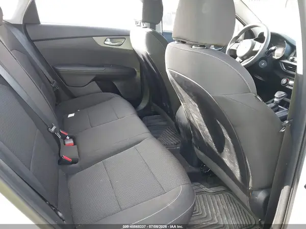 3KPF24AD5KE061268 2019 KIA FORTE - Image 8
