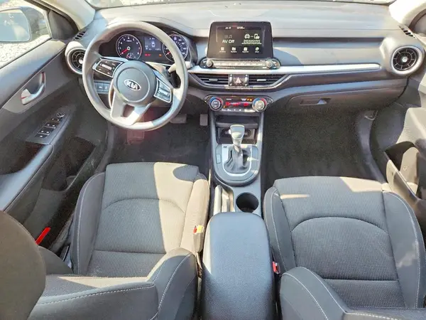 3KPF24AD5KE061349 2019 KIA FORTE - Image 8