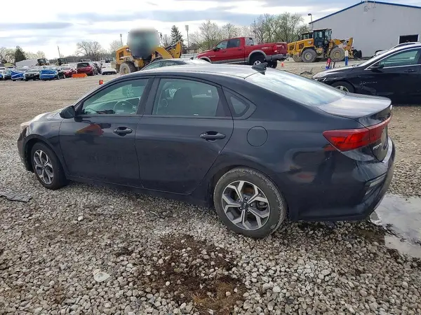 3KPF24AD5KE061514 2019 KIA FORTE - Image 2