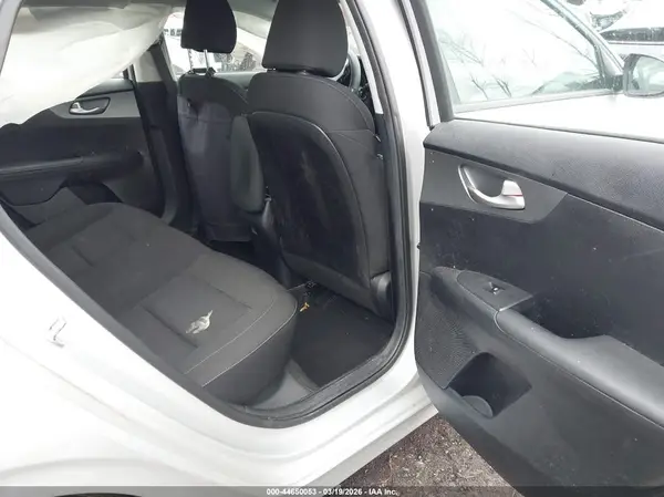 3KPF24AD5KE061657 2019 KIA FORTE - Image 8