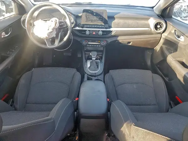 3KPF24AD5KE061853 2019 KIA FORTE - Image 8