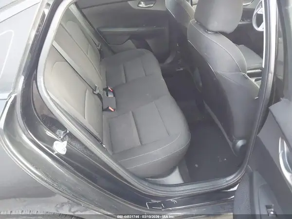 3KPF24AD5KE063604 2019 KIA FORTE - Image 8