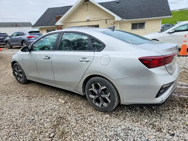 3KPF24AD5KE064767 2019 KIA FORTE - Image 2