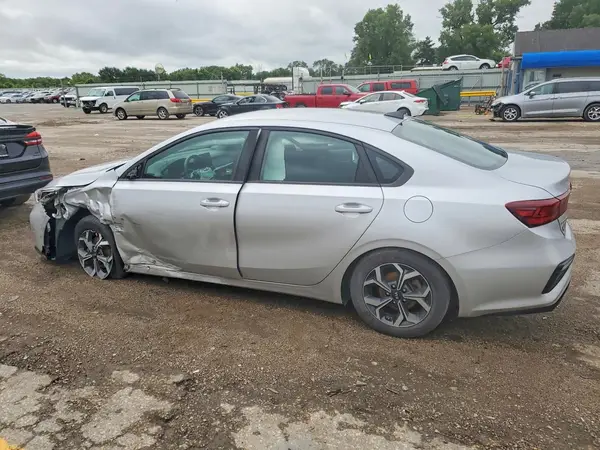3KPF24AD5KE065370 2019 KIA FORTE - Image 2