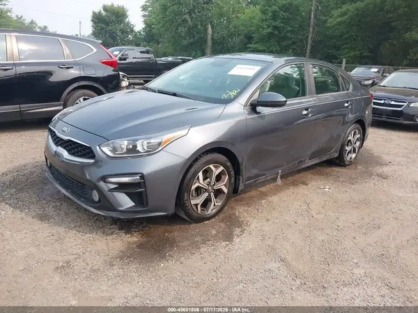 3KPF24AD5KE067569 2019 KIA FORTE - Image 2