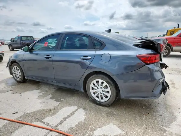 3KPF24AD5KE071055 2019 KIA FORTE - Image 2