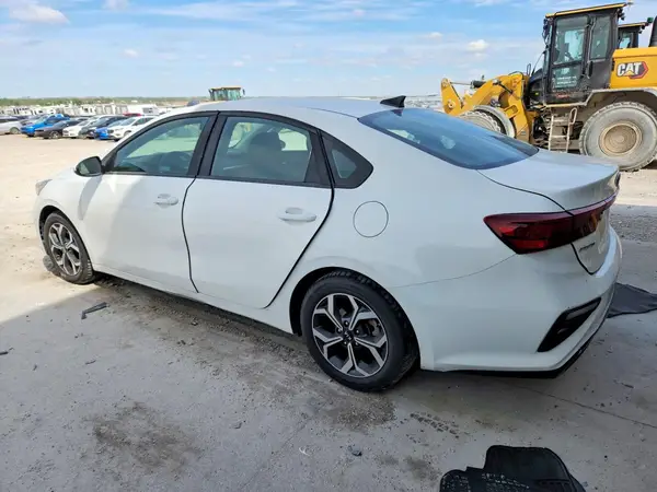 3KPF24AD5KE073548 2019 KIA FORTE - Image 2