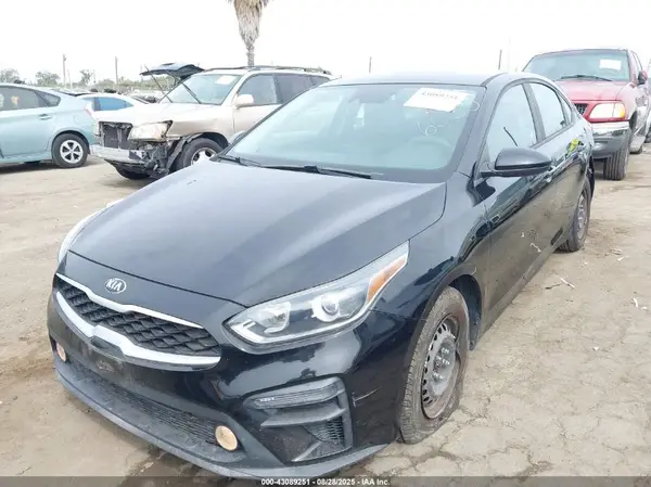 3KPF24AD5KE074005 2019 KIA FORTE - Image 2