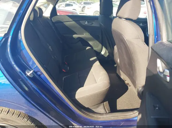 3KPF24AD5KE074859 2019 KIA FORTE - Image 8