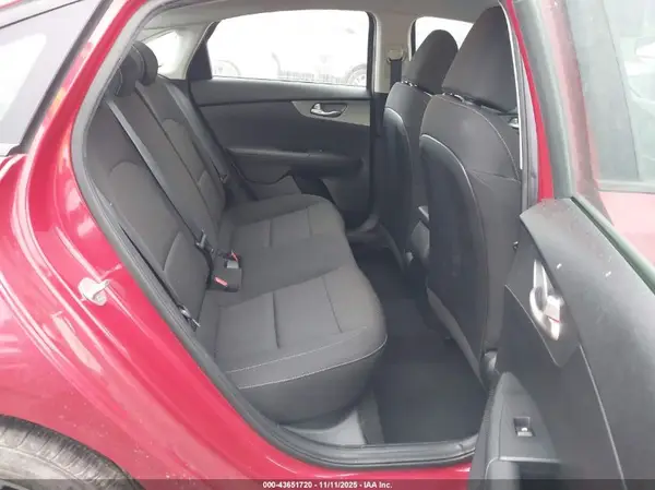 3KPF24AD5KE077020 2019 KIA FORTE - Image 8