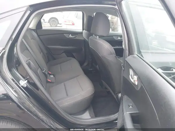 3KPF24AD5KE081441 2019 KIA FORTE - Image 8