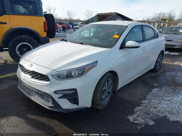 3KPF24AD5KE082718 2019 KIA FORTE - Image 2