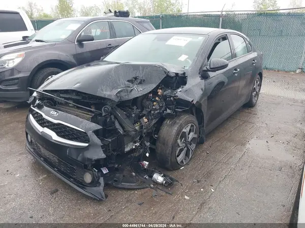 3KPF24AD5KE083058 2019 KIA FORTE - Image 2