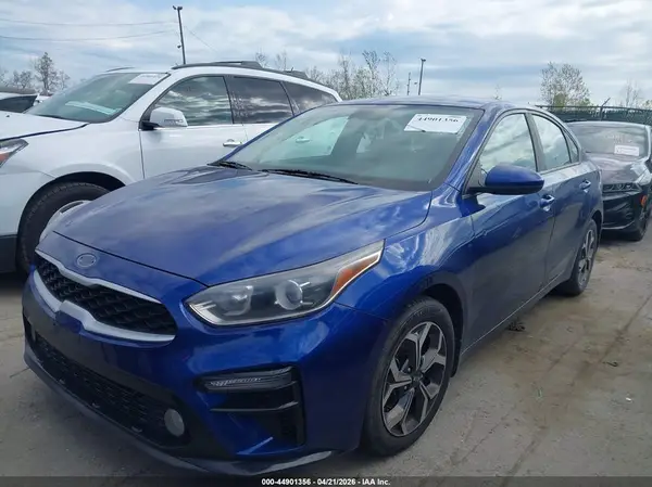 3KPF24AD5KE083237 2019 KIA FORTE - Image 2