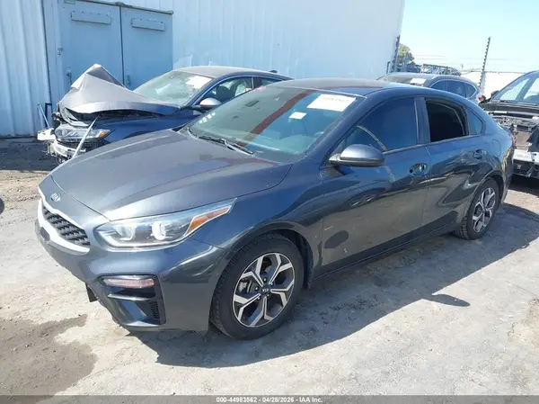 3KPF24AD5KE083447 2019 KIA FORTE - Image 2