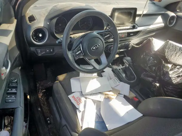 3KPF24AD5KE084677 2019 KIA FORTE - Image 8