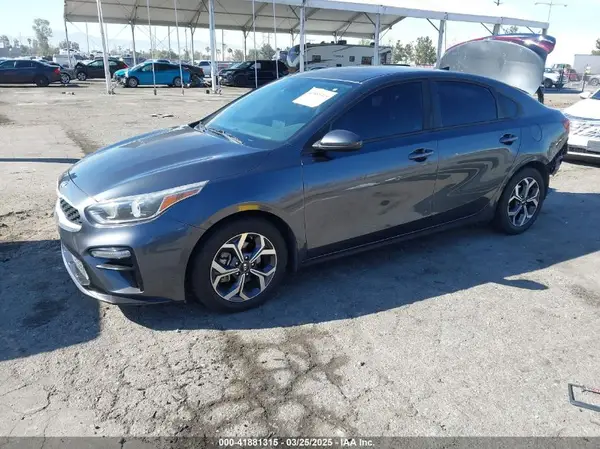 3KPF24AD5KE086025 2019 KIA FORTE - Image 2