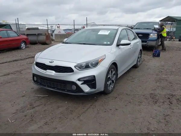 3KPF24AD5KE087479 2019 KIA FORTE - Image 2
