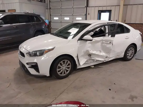 3KPF24AD5KE088308 2019 KIA FORTE - Image 2
