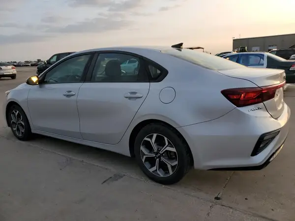 3KPF24AD5KE092505 2019 KIA FORTE - Image 2