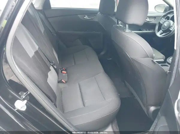 3KPF24AD5KE092746 2019 KIA FORTE - Image 8