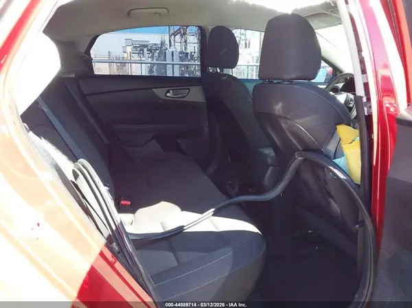 3KPF24AD5KE093721 2019 KIA FORTE - Image 8