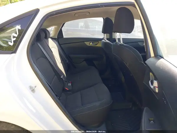 3KPF24AD5KE094576 2019 KIA FORTE - Image 8