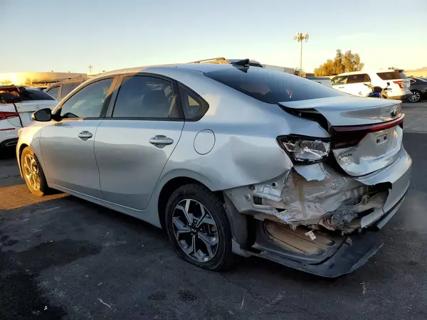 3KPF24AD5KE095016 2019 KIA FORTE - Image 2